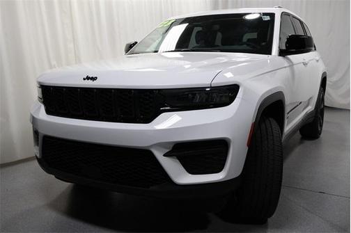2023 Jeep Grand Cherokee Altitude