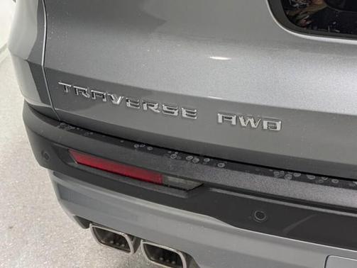 Sterling Gray Metallic 2026 Chevrolet Traverse LT