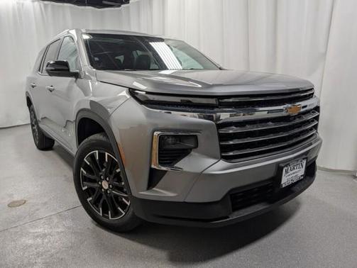 Sterling Gray Metallic 2026 Chevrolet Traverse LT