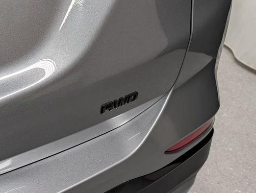 Sterling Gray Metallic 2024 Chevrolet Equinox Premier