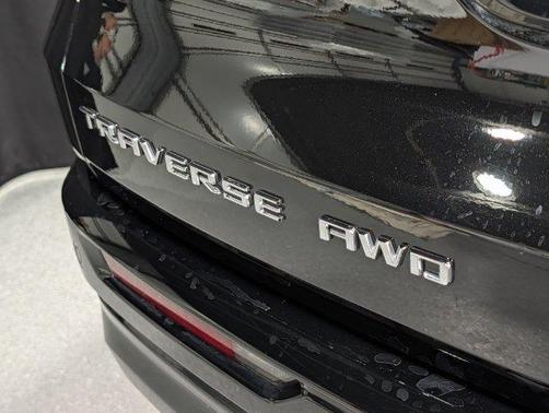Mosaic Black Metallic 2026 Chevrolet Traverse High Country