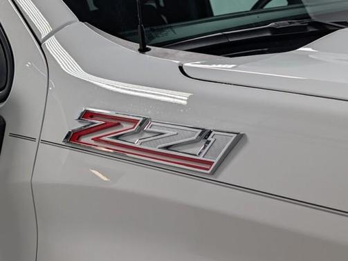 Summit White 2026 Chevrolet Silverado 1500 LT
