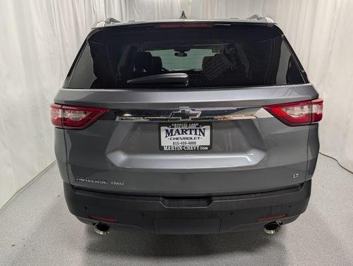 Satin Steel Metallic 2021 Chevrolet Traverse LT Leather