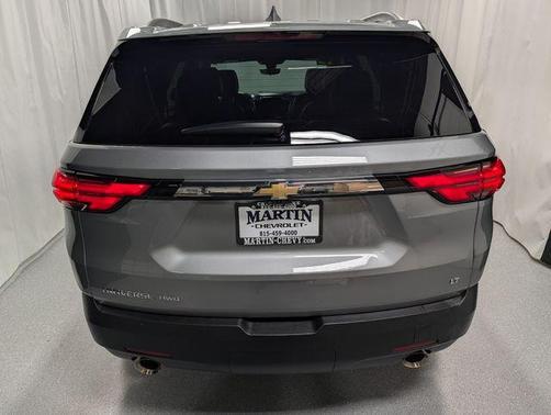 Sterling Gray Metallic 2023 Chevrolet Traverse LT Leather