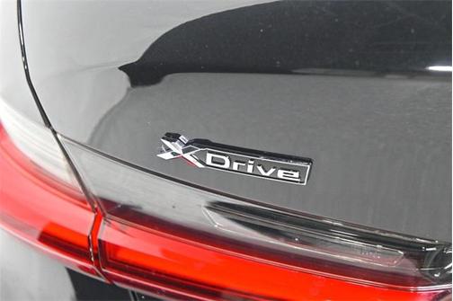 2022 BMW 330 i xDrive