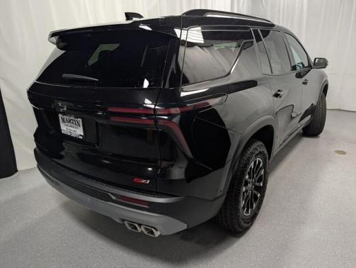 Mosaic Black Metallic 2026 Chevrolet Traverse Z71