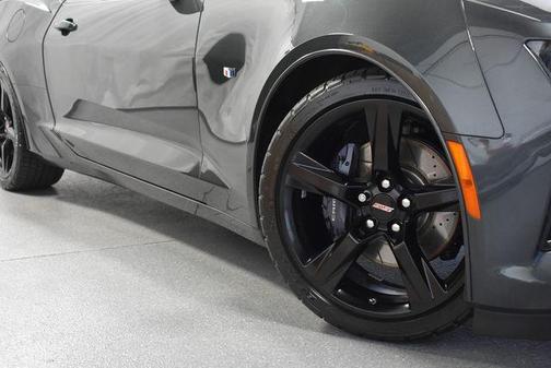 Nightfall Gray Metallic 2018 Chevrolet Camaro 1SS