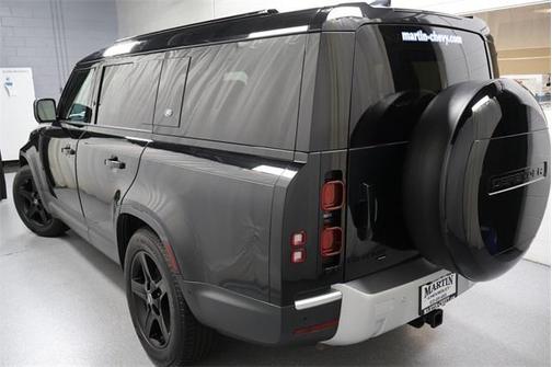 2023 Land Rover Defender SE