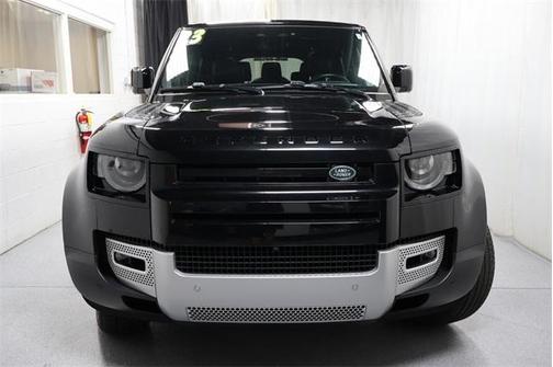 2023 Land Rover Defender SE
