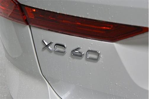 2022 Volvo XC60 Recharge Plug-In Hybrid T8 R-Design