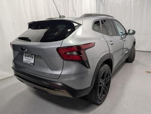 Sterling Gray Metallic 2025 Chevrolet Trax ACTIV