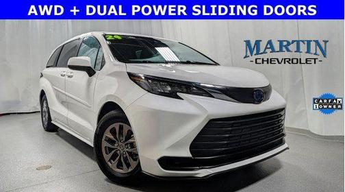 2024 Toyota Sienna LE