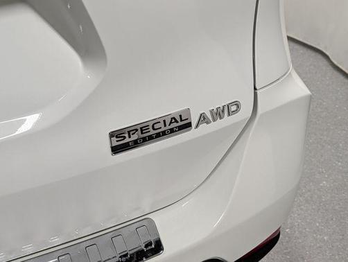 Glacier White 2019 Nissan Rogue S