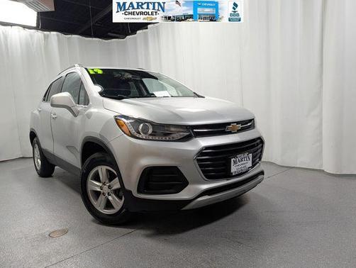 Silver Ice Metallic 2019 Chevrolet Trax LT