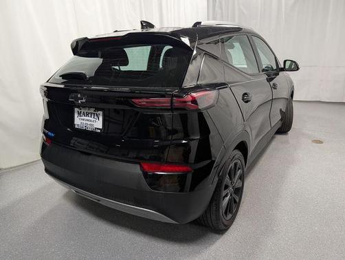 Mosaic Black Metallic 2023 Chevrolet Bolt EUV LT