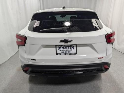 Summit White 2026 Chevrolet Trax 1RS