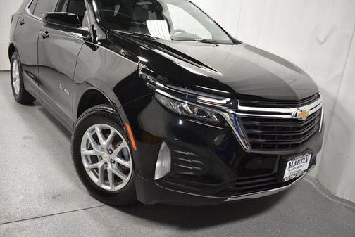 Mosaic Black Metallic 2023 Chevrolet Equinox 2LT