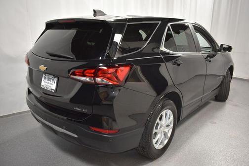 Mosaic Black Metallic 2023 Chevrolet Equinox 2LT