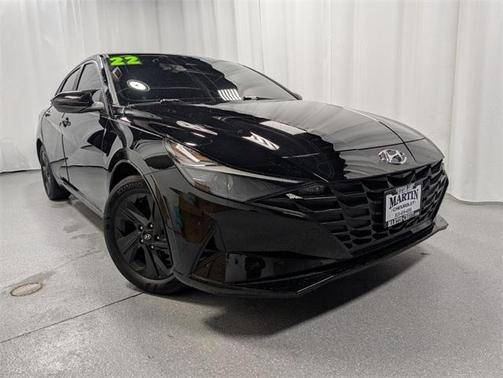 2022 Hyundai ELANTRA SEL