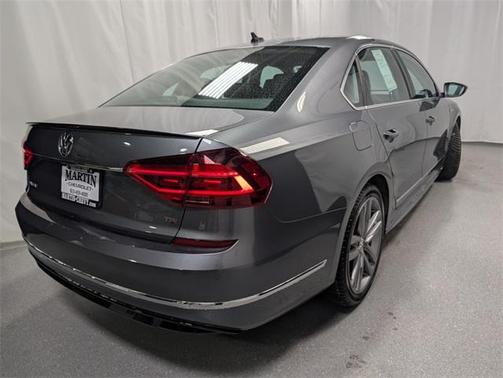 2017 Volkswagen Passat 1.8T R-Line