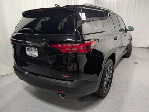 Mosaic Black Metallic 2023 Chevrolet Traverse RS