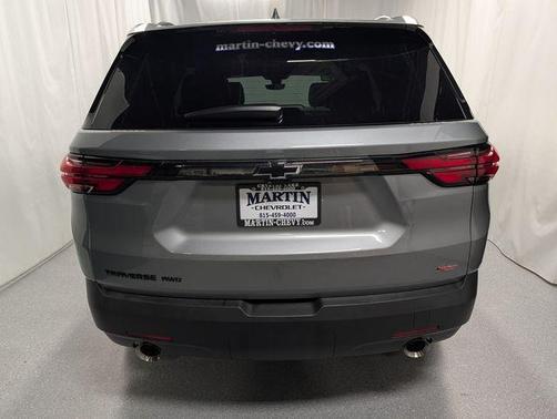 Sterling Gray Metallic 2023 Chevrolet Traverse RS