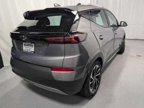 Gray Ghost Metallic 2023 Chevrolet Bolt EUV Premier