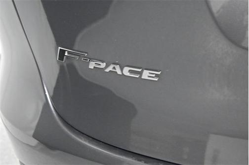 2017 Jaguar F-PACE 35t R-Sport
