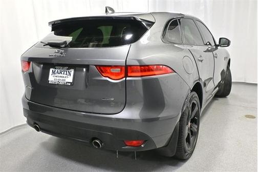 2017 Jaguar F-PACE 35t R-Sport