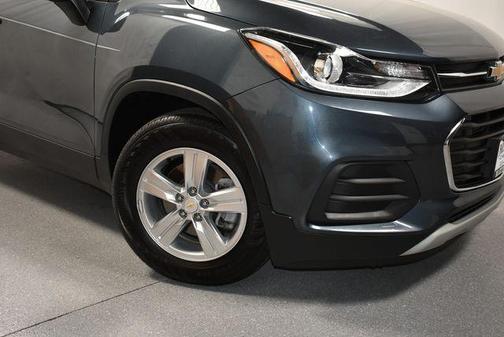 Shadow Gray Metallic 2022 Chevrolet Trax LT