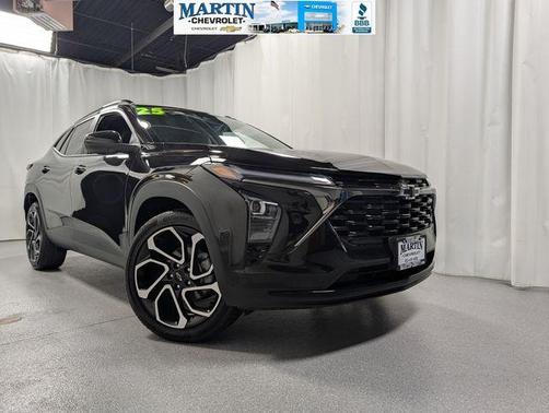 Mosaic Black Metallic 2025 Chevrolet Trax 2RS