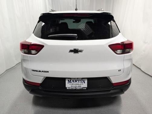 Summit White 2026 Chevrolet Trailblazer LT