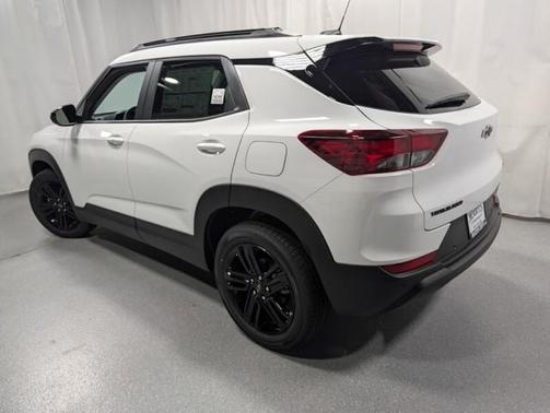 Summit White 2026 Chevrolet Trailblazer LT