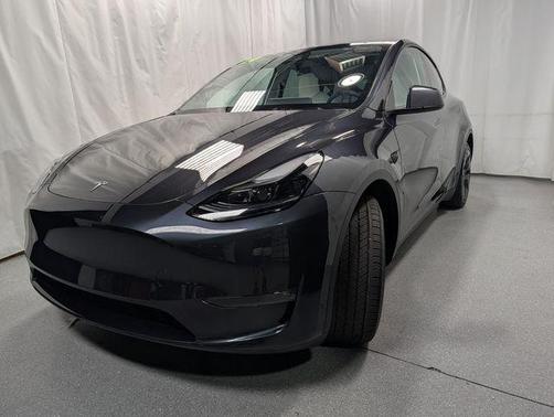 Stealth Gray 2024 Tesla Model Y Long Range