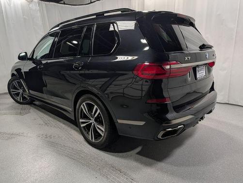 2022 BMW X7 M50i