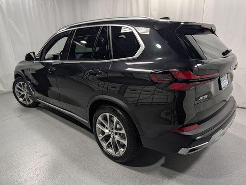 Black Sapphire Metallic 2026 BMW X5 PHEV xDrive50e