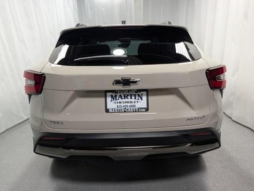 White Sand 2026 Chevrolet Trax ACTIV