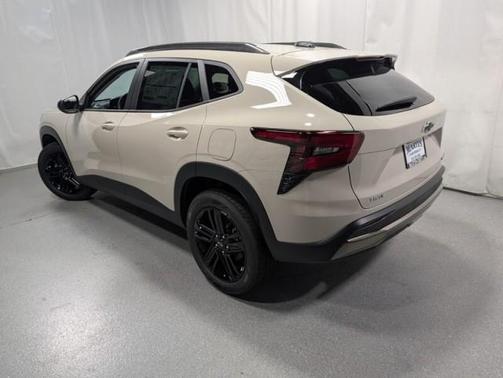 White Sand 2026 Chevrolet Trax ACTIV