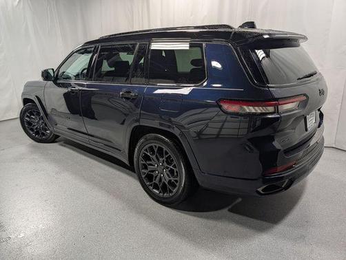 Midnight Sky 2023 Jeep Grand Cherokee L Summit