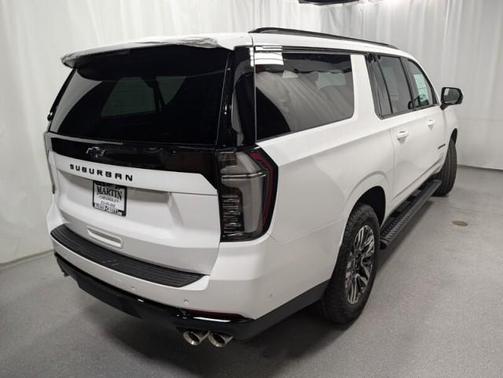 Summit White 2027 Chevrolet Suburban Z71