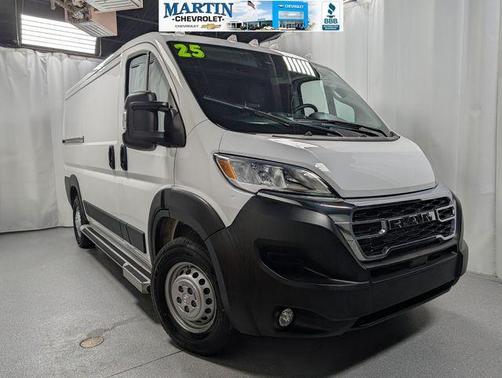 Bright White Clearcoat 2025 RAM ProMaster 2500 Base