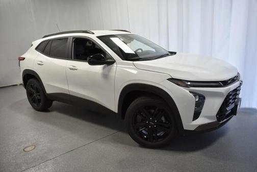 Summit White 2026 Chevrolet Trax ACTIV