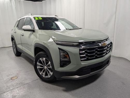 Green 2025 Chevrolet Equinox LT