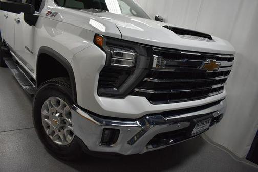 Summit White 2026 Chevrolet Silverado 2500 LTZ