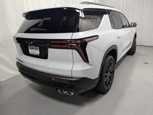 Polar White 2026 Chevrolet Traverse LT