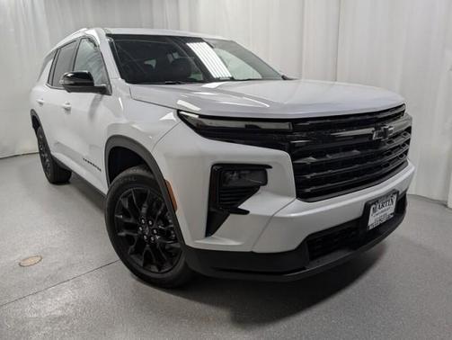 Polar White 2026 Chevrolet Traverse LT
