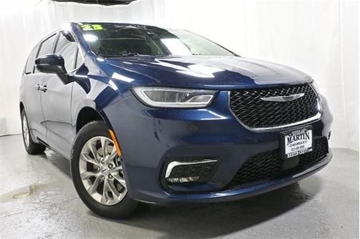 2023 Chrysler Pacifica Touring-L
