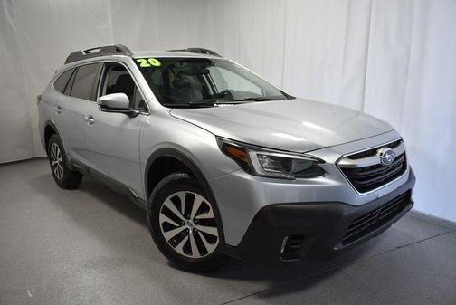 Ice Silver Metallic 2020 Subaru Outback Premium
