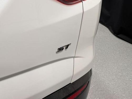 White Frost Tri-Coat 2022 Buick Enclave Essence