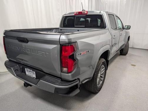Sterling Gray Metallic 2026 Chevrolet Colorado LT